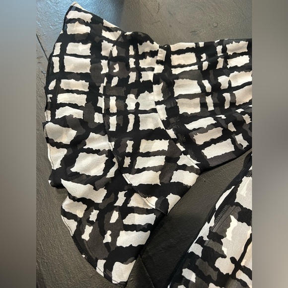 Isaac Mizrahi IMNYC Black, White & Gray Long Sleeve Blouse Size Large - Picture 6 of 8